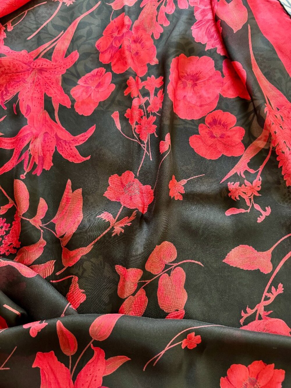 Red and Black Silk Valentino Floral Scarf in Original Box - Picture 8 of 13